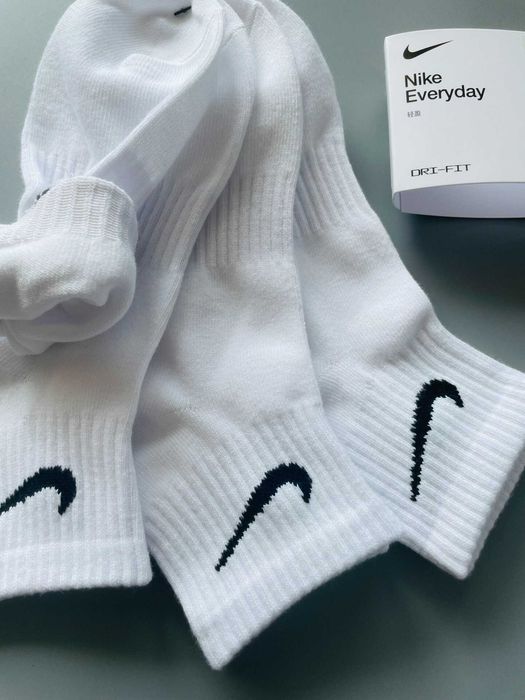 Skarpetki bawełniane Nike 6 par – unisex, białe, średniej długości