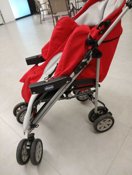 Carrinho bebé Chicco prático