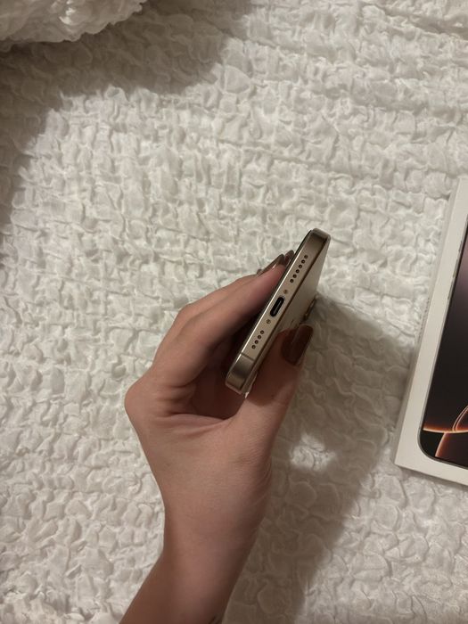 iPhone 16 Pro Max 256GB - Desert Rose