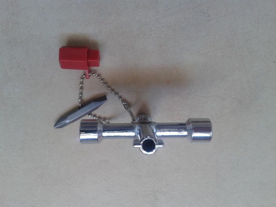 Chave universal para elevador caixas de luz, água, etc. Nova.64738815977986121