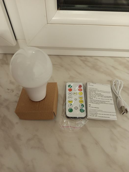 Nowa Żarówka LED USB z Pilotem – Bezprzewodowa | 3 Barwy Światła