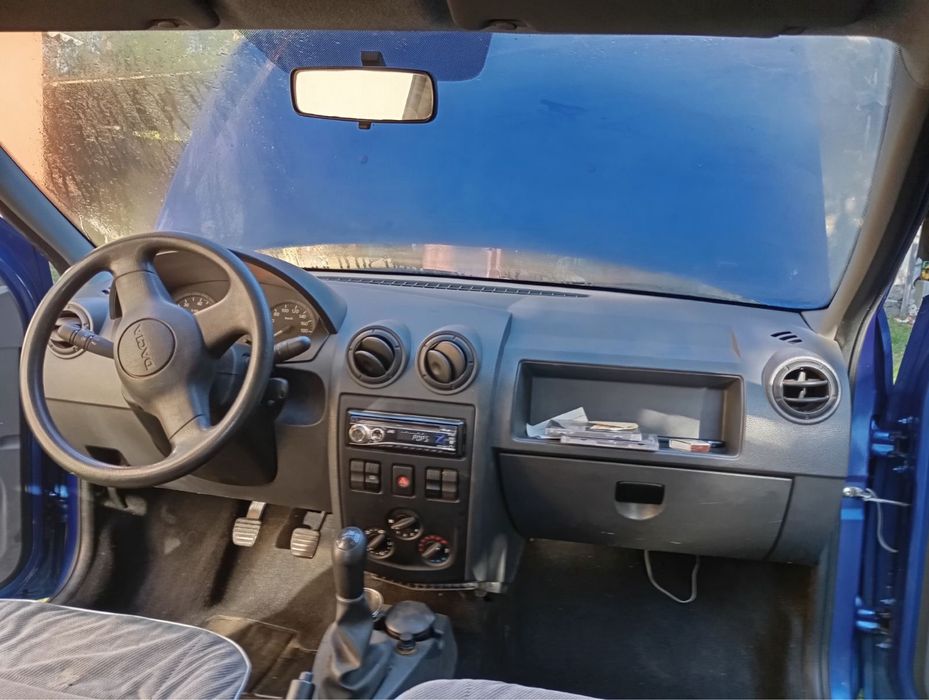 Продам Renault Logan 2006 года, 1.4 бензин