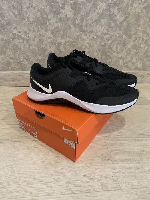 Кросівки чоловічі