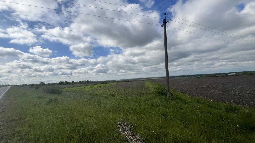 ділянка комерційного призначення, перша лінія .