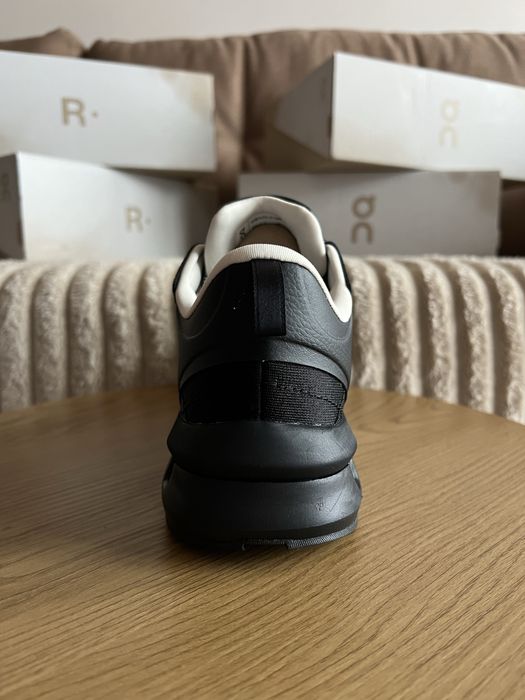 Кросівки  On ranning Cloudzone Moon оригінал!