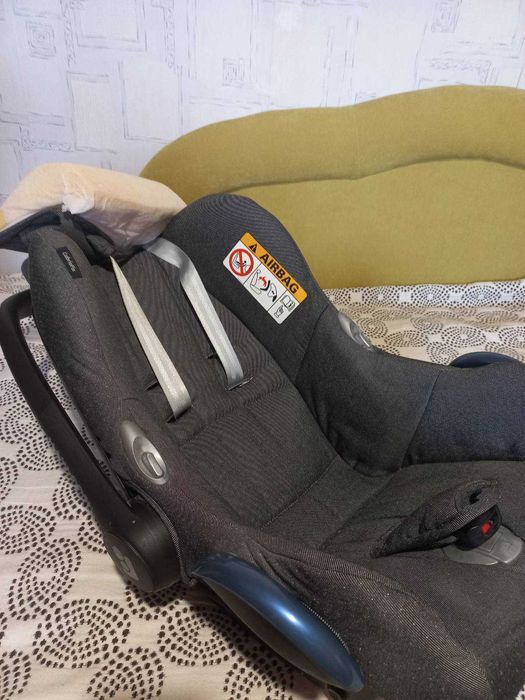 Продам дитяче автокрісло Maxi-Cosi