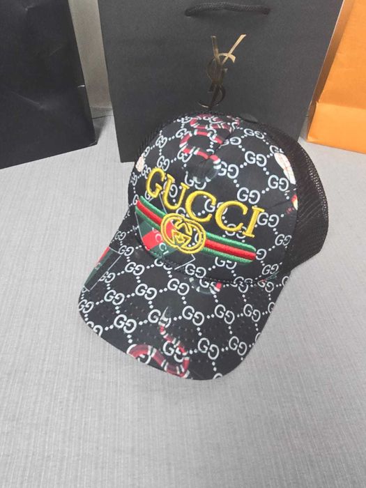 Czapka z daszkiem unisex Gucci z siatką monogram damska męska
