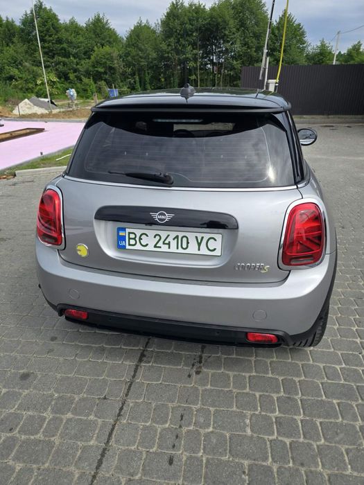 Mini Cooper SE 2023 електро