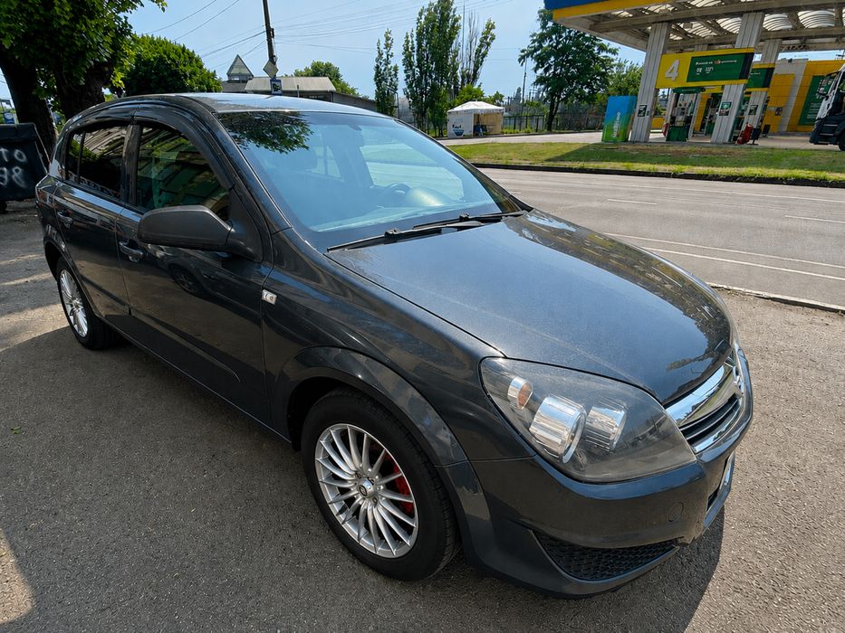 Продам Опель Астра H 1.4л 2008 года серого цвета