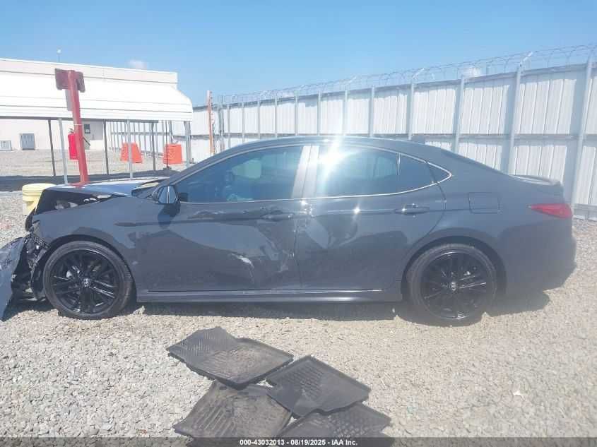 Toyota Camry 80 Hybrid SE 2024