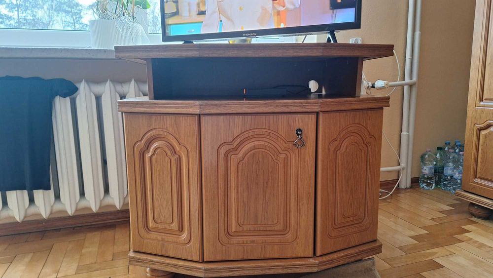 Stolik/konsola pod TV