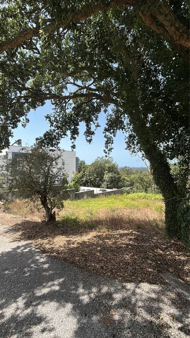 Vende se terreno para construção