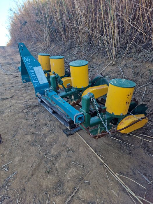 SEMEADOR DE MILHO e outras Culturas de 4 linhas