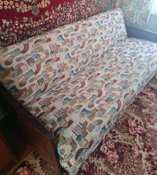 Диван розкладной перетянутый.