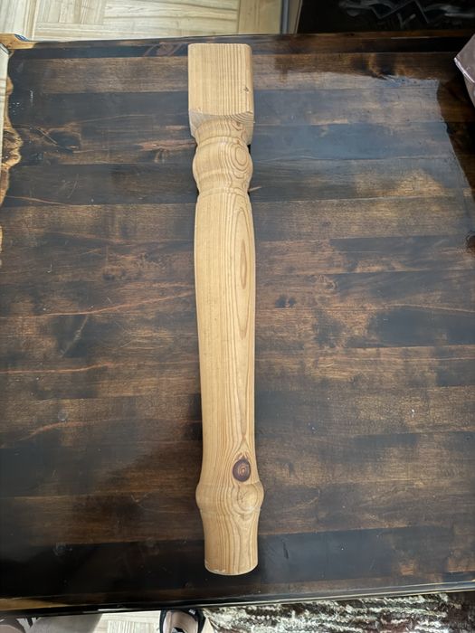 Nogi tloczone drewno