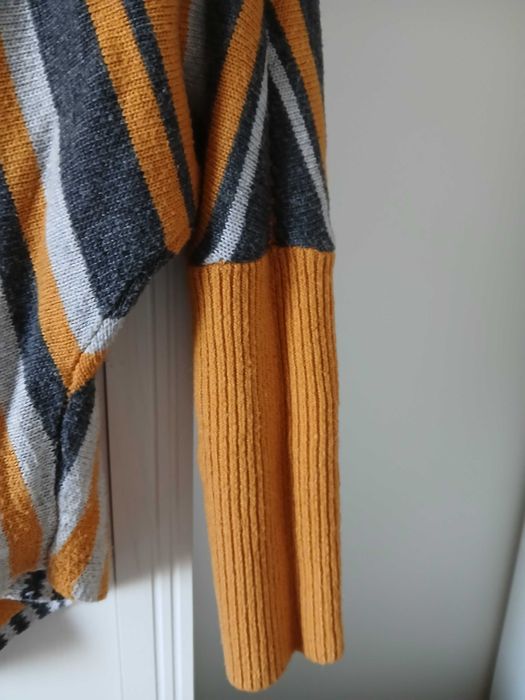 Sweter damski ww kolorowy wzór