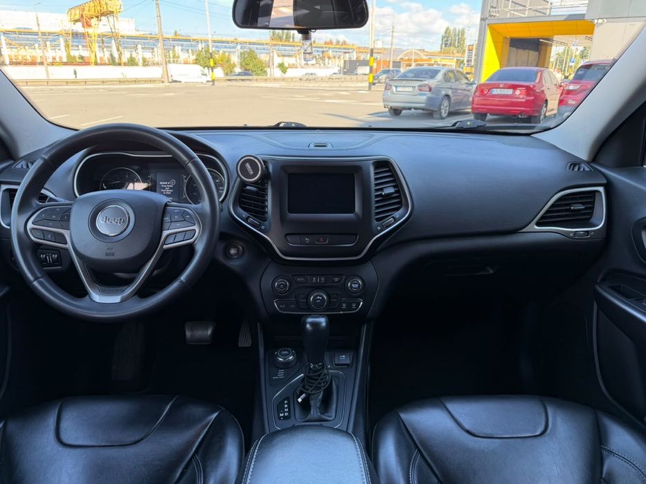 Продам jeep cherokee