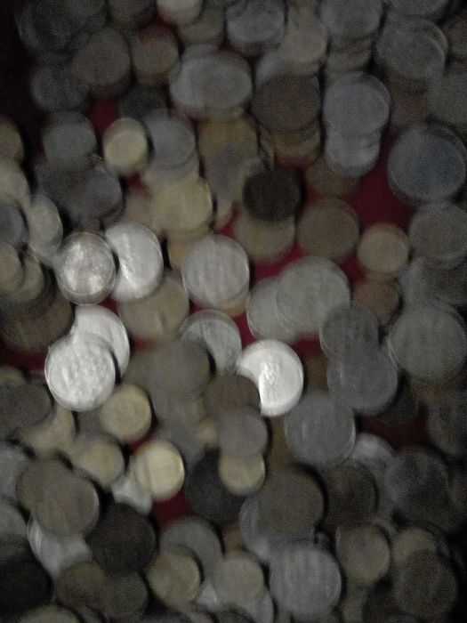 Vendo moedas antigas para coleção