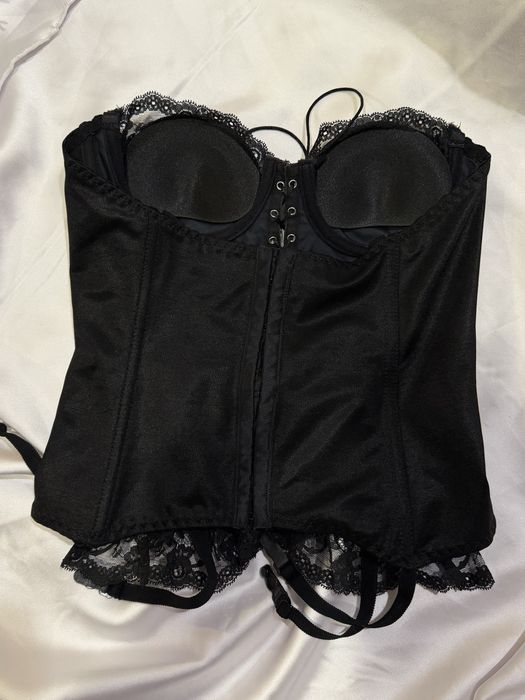 Ідеальний чорний корсет