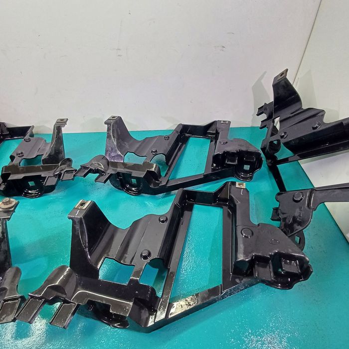 Кронштейны крепления фары BMW X5 E53 платформа фари бмв х5 е53