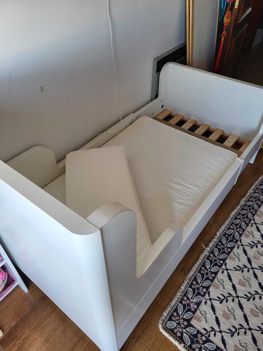 Cama extensível com colchão IKEA