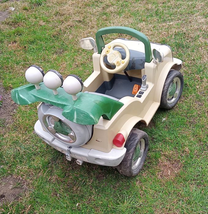 Дитячий автомобіль.