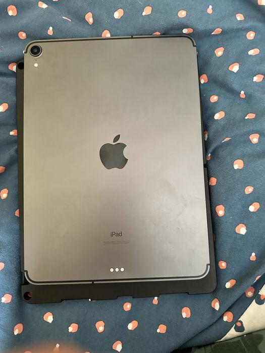 iPad 11 pro,64gb WIFI+LTE
