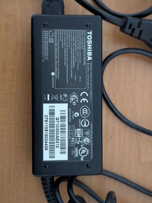 Блок живлення Toshiba 19V 3.42A (65W)
