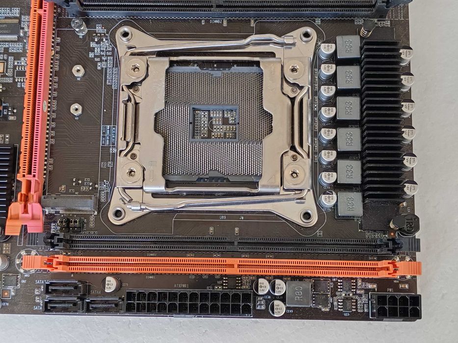 Материнская плата Huananzhi X99E-K4 H55 LGA2011-3 DDR4 под ремонт