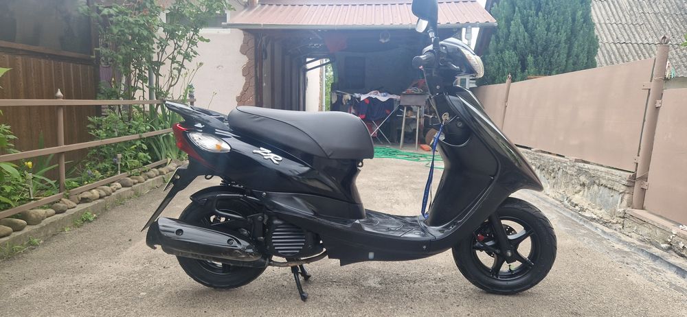 Продам скутер ямаху срочно без торгу