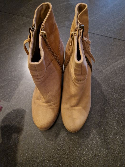 Buty botki reserved raz ubrane 37