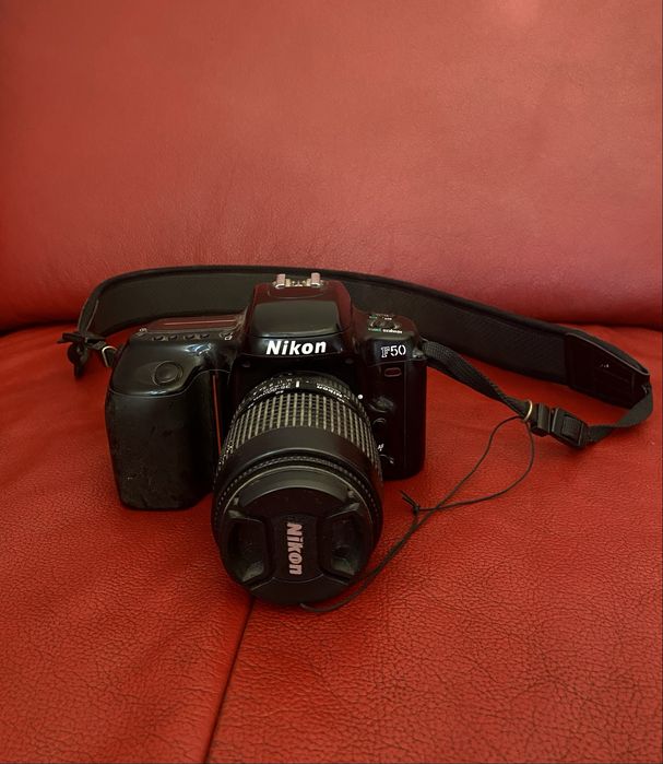 Aparat analogowy Nikon F50 czarny