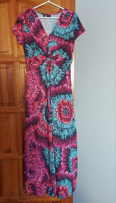 Długa letnia suknia, miły w dotyku materiał, rozmiar 36/38