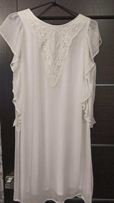 Біла вишита сукня випускний Іспанія фотосесія новий рік