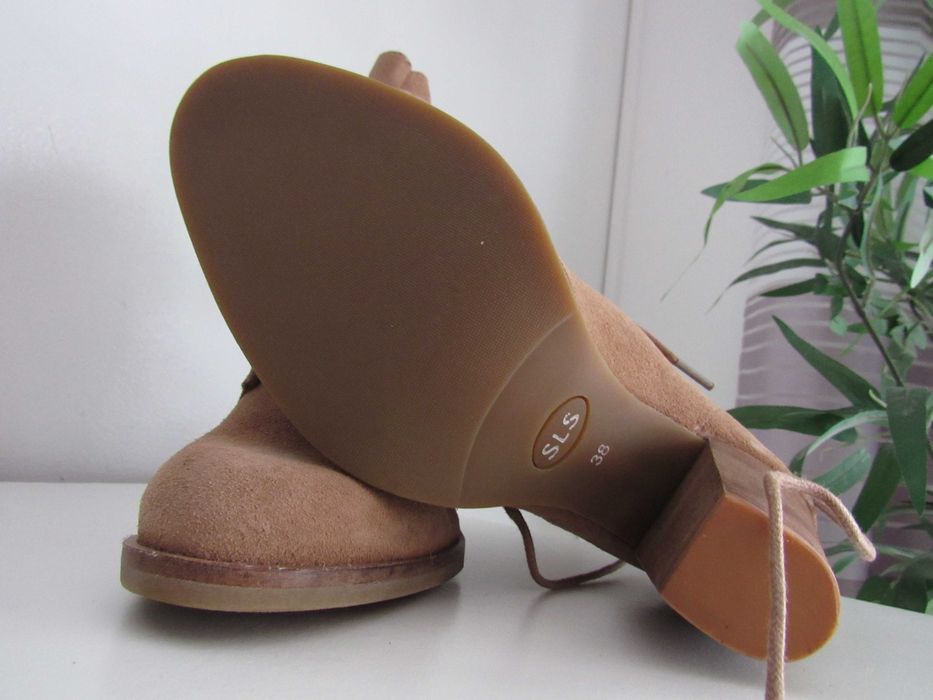 Botim SALSA, T 38, cor camel. Nunca usados.