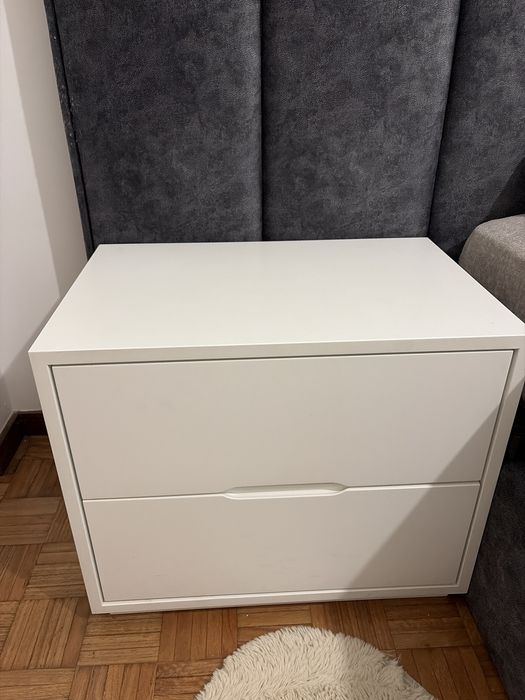 Mesa cabeceira branca