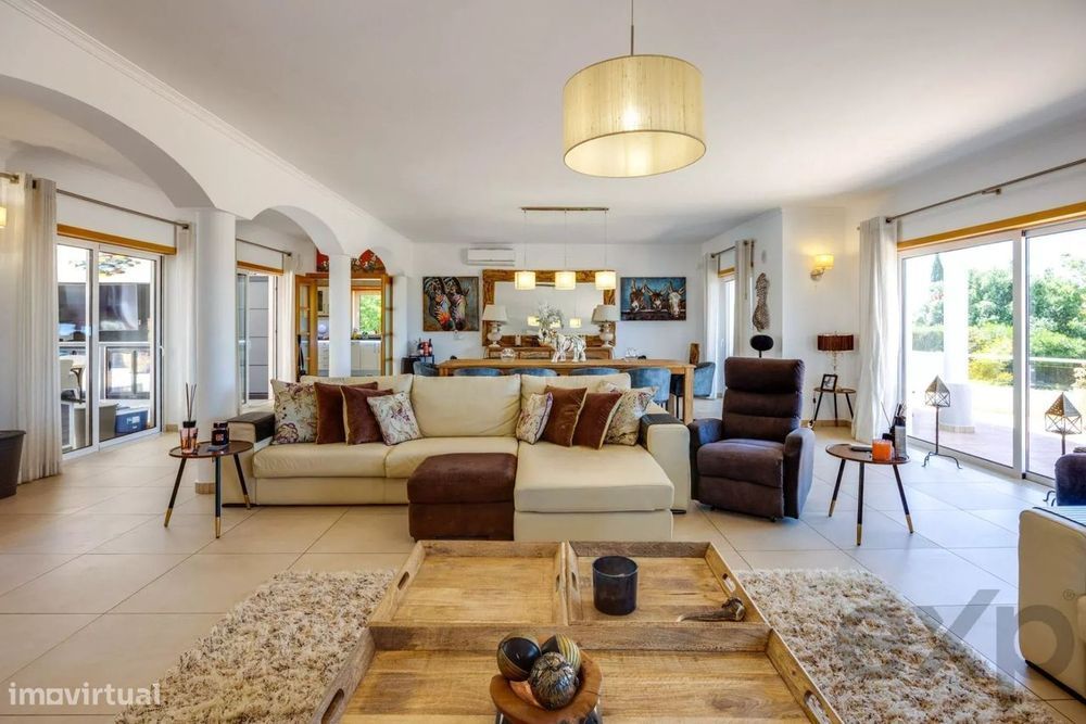 Moradia Familiar T3+1 com Piscina, Entre Lagos e Praia da Luz