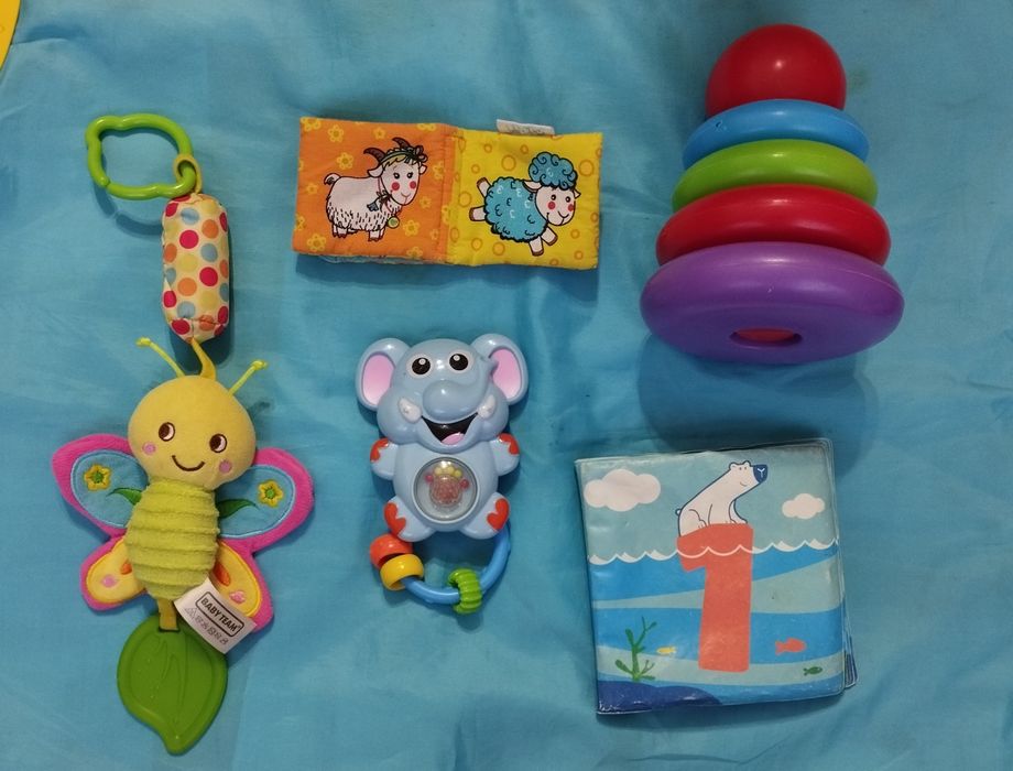 Іграшки для малечі