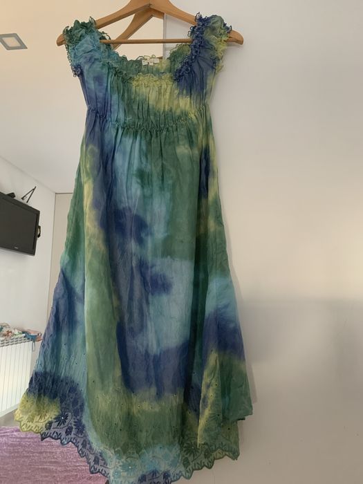 Vestido verde-azul bordado