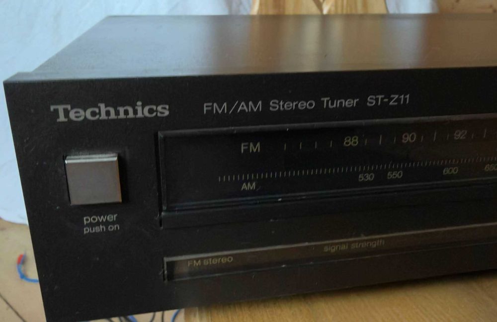 Technics FM/AM Stereo Tuner ST-Z11