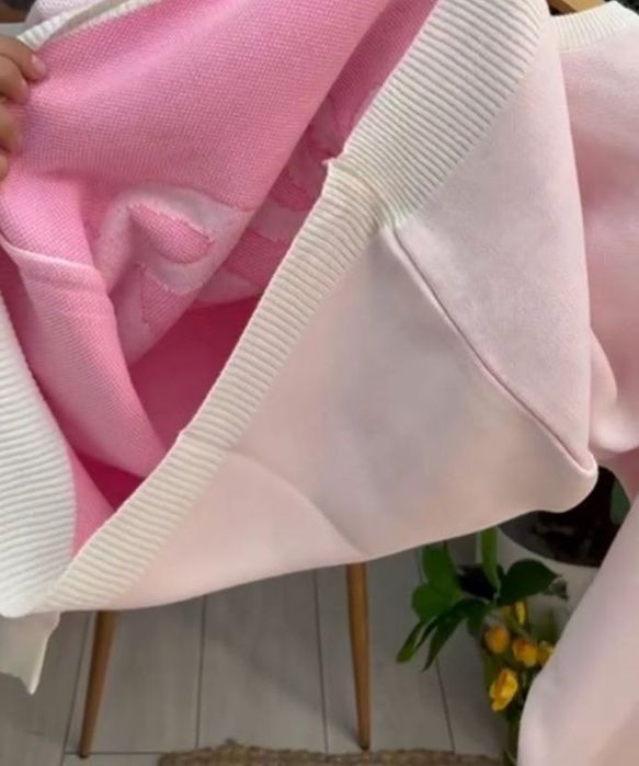 Жіноча кофта Барбі