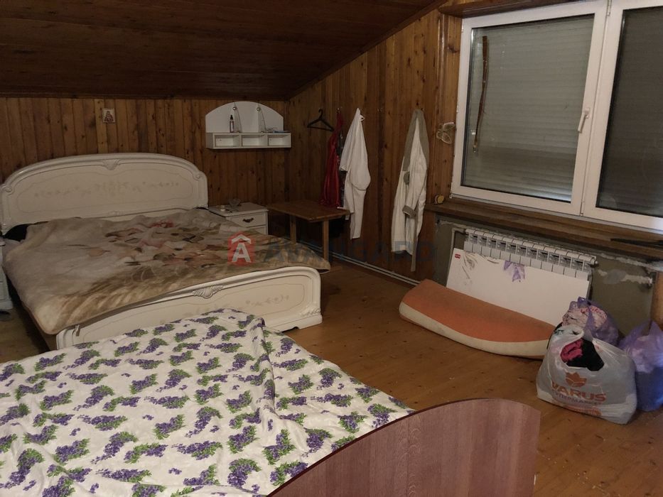 Продаж будинку в Обухівці зі своїм озером, ліс річка. 120000 $