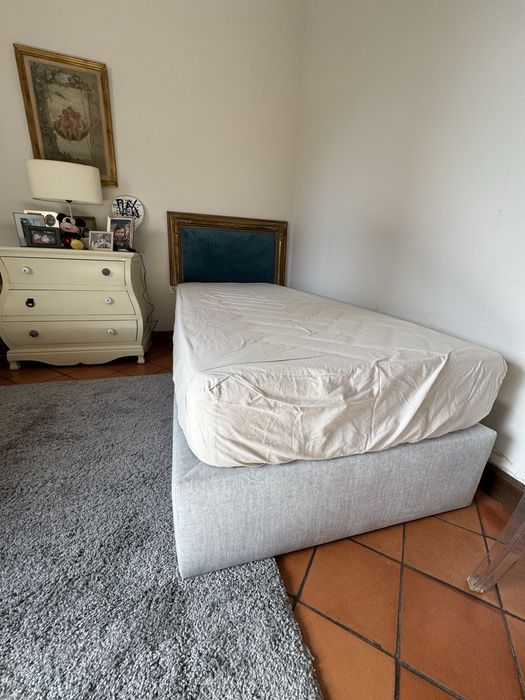 Estrado e colchão Novos