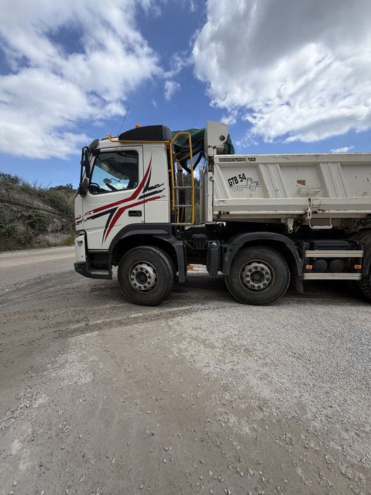 Volvo Fmx 460 8x4 com bascúla