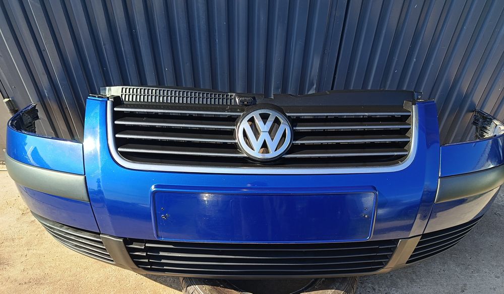 Zderzak przedni przód Passat B5 lift LC5X