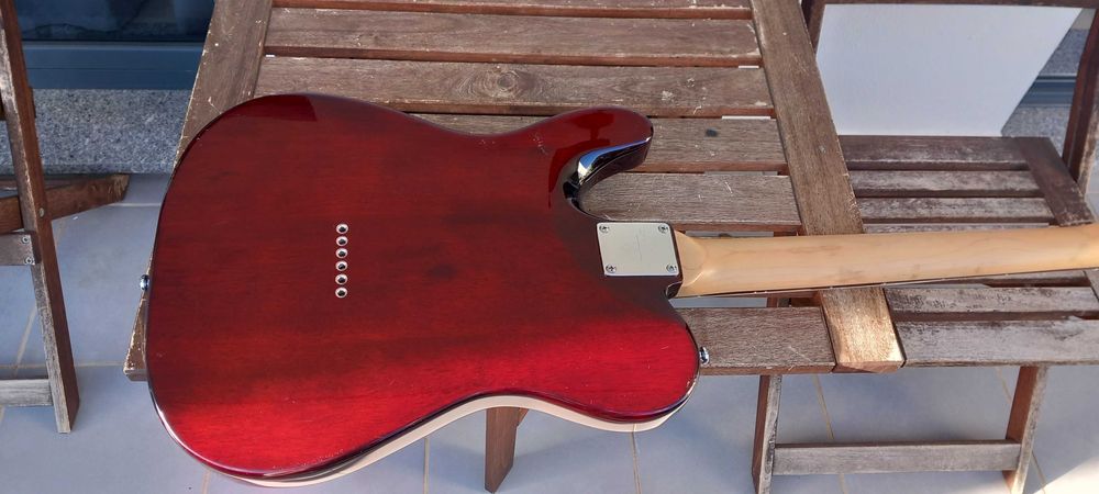 Guitarra Sire Larry Carlton T3 TS