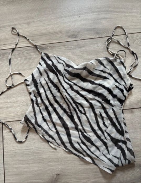 crop top zeberka bershka