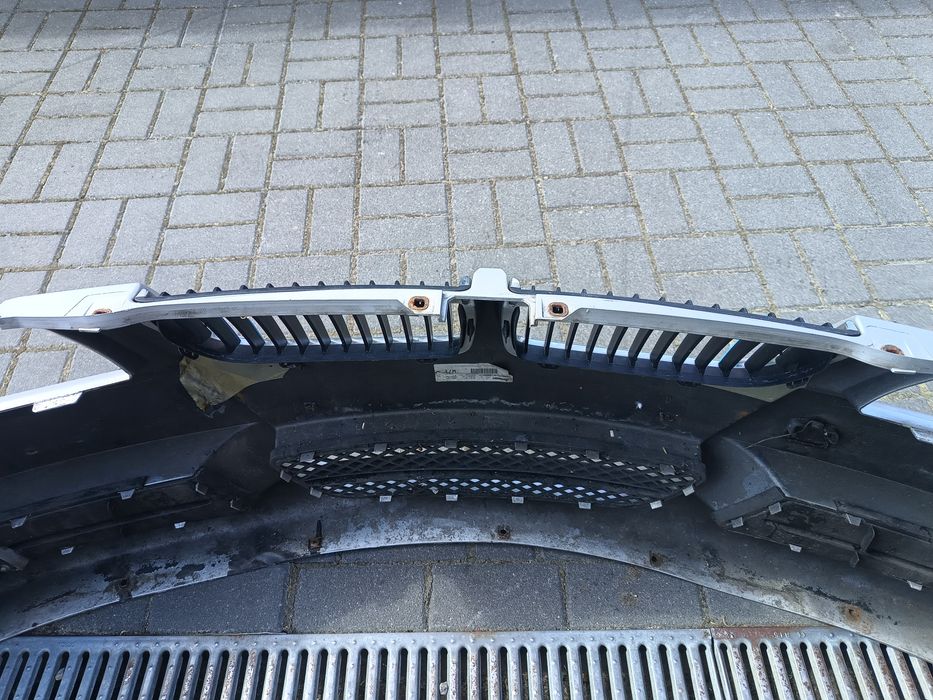 BMW E90 E91 przed lift zderzak przód kompletny grill halogeny