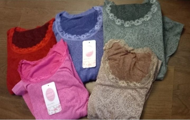Термобелье женское разных цветов.
