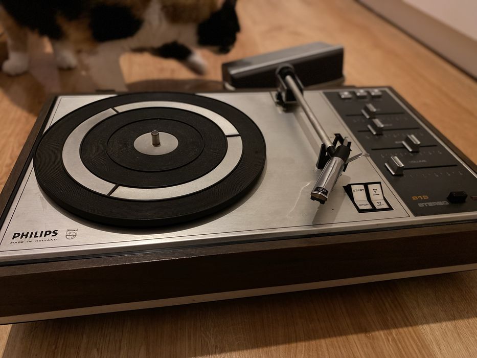 Kolekcjonerski  Gramofon philips z lat 70